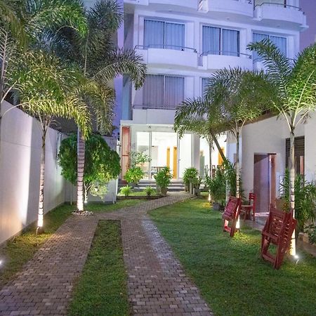 Marine Tourist Guest House At Negombo Beach Exterior photo